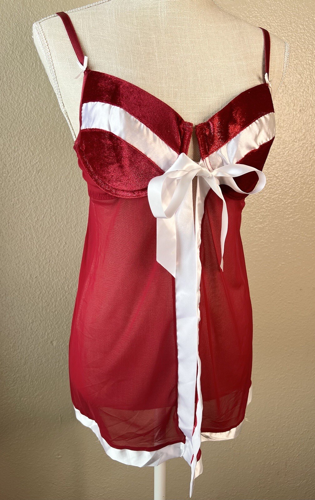 Vintage Secret Treasures Red Nightie Women’s Medium Short Chemise Front Closure