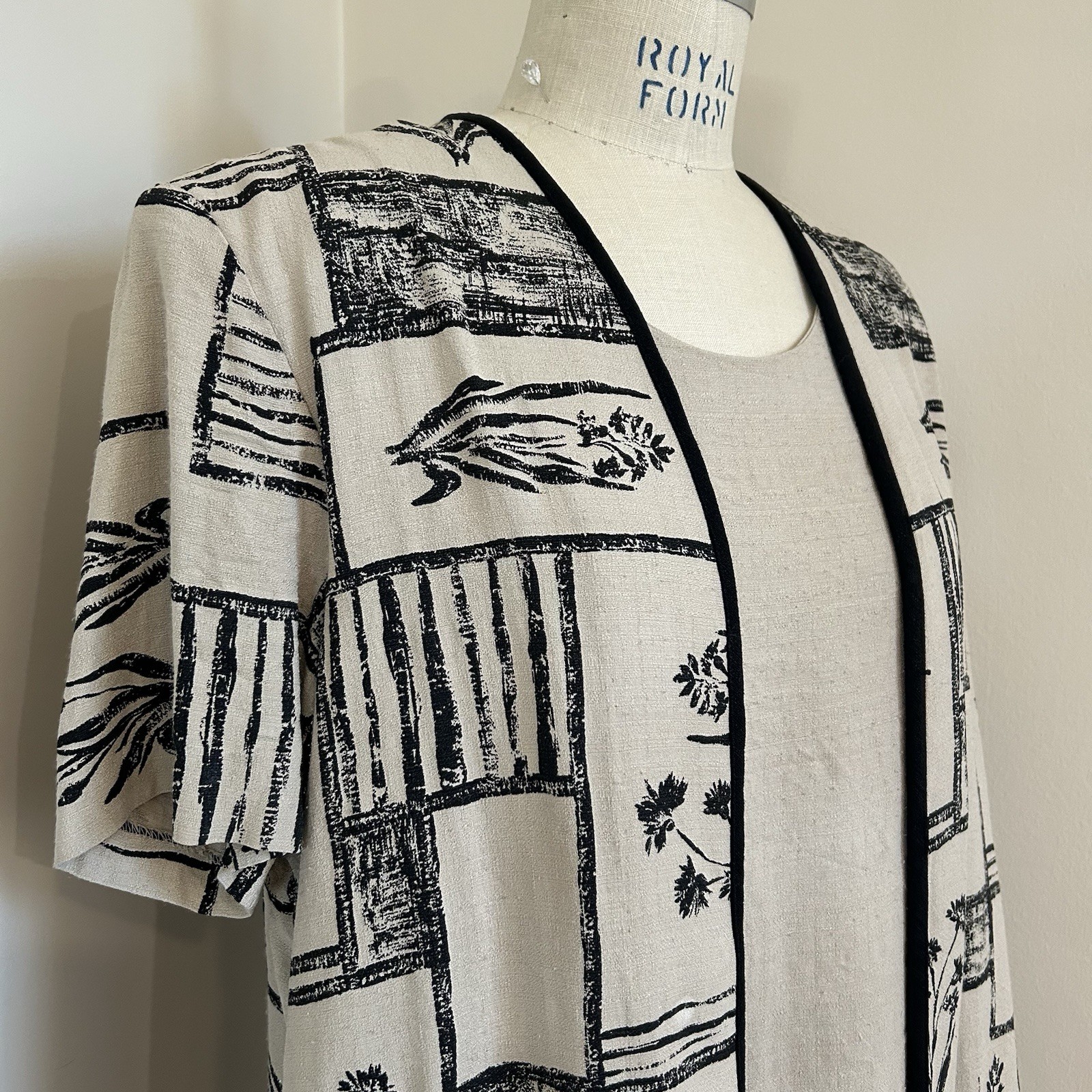 VTG 90s Linen Graphic Blouse Taupe Black Michael Blake Sz L