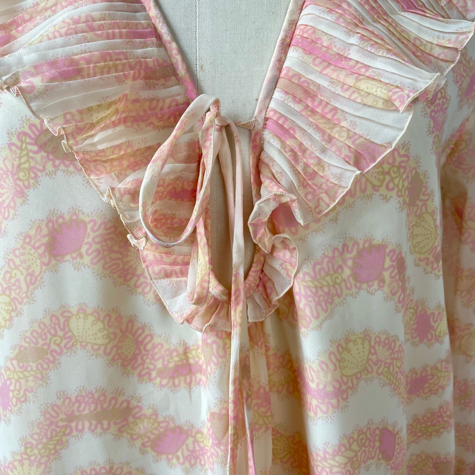 VTG Zandra Rhodes LingerieRuffle NightGown Shear Maxi Lounge 70s 80s Seashell