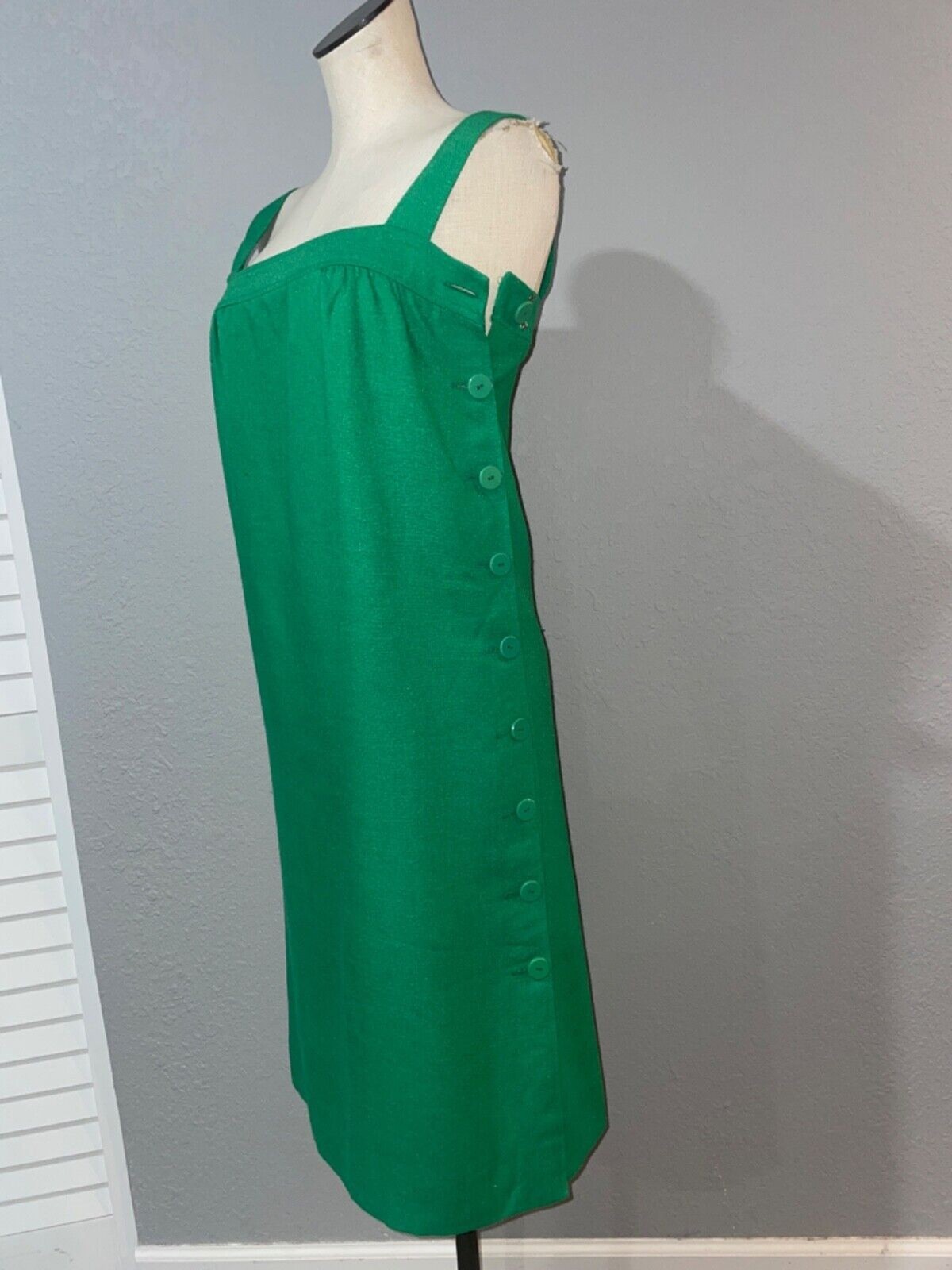 Vintage Women’s Green Sleeveless Dress size 6 Button Up on the Side Square Neck