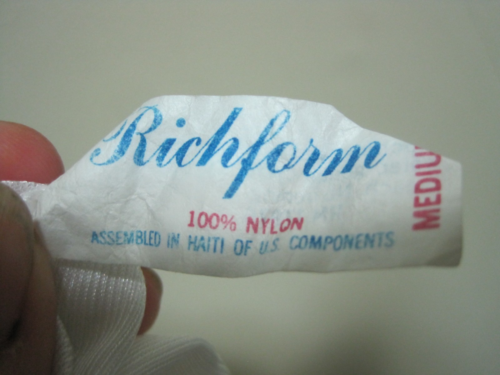 VTG Richform Half Slip Nylon WHITE W/Lace Trim&EMBROIDERED BOW AT SLIT SZ M