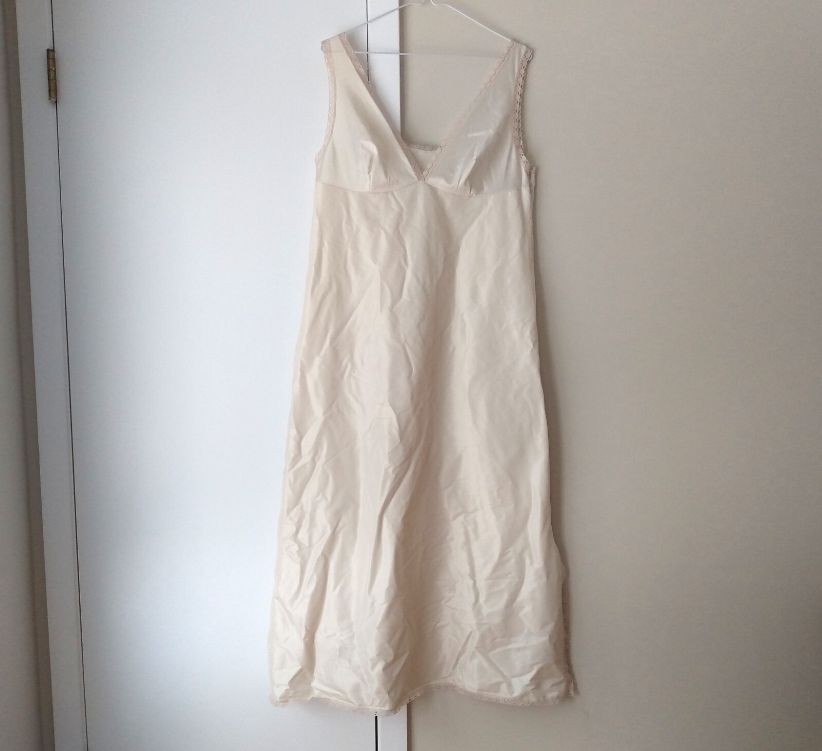 Vintage Full Slip 38″ Bust 43″ Hip Retro Undergarment Lingerie Long