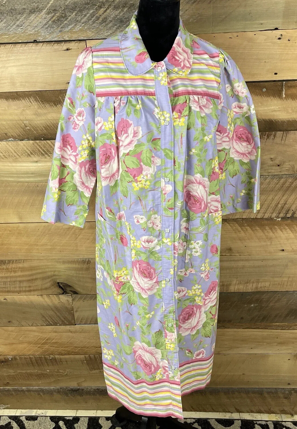 Vtg Ladies Petite Medium The Tog Shop Lavender & Pastels Floral & Stripes Robe