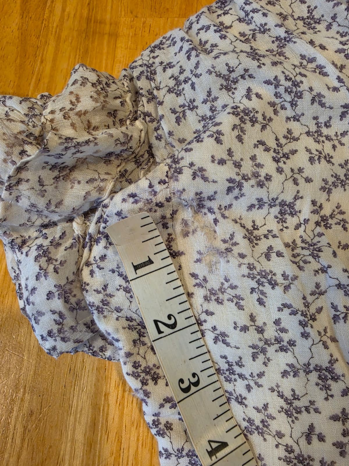 ROMANTIC 1850’S PRINT MUSLIN DRESS W TRIPLE FLOUNCE FULL VOLUME SKIRT