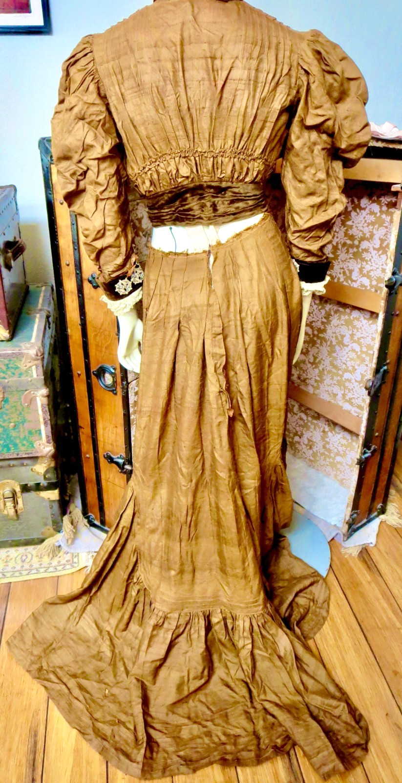 Antique Gibson Girl Brown Silk Two Piece Dress Mutton Sleeves High Neck