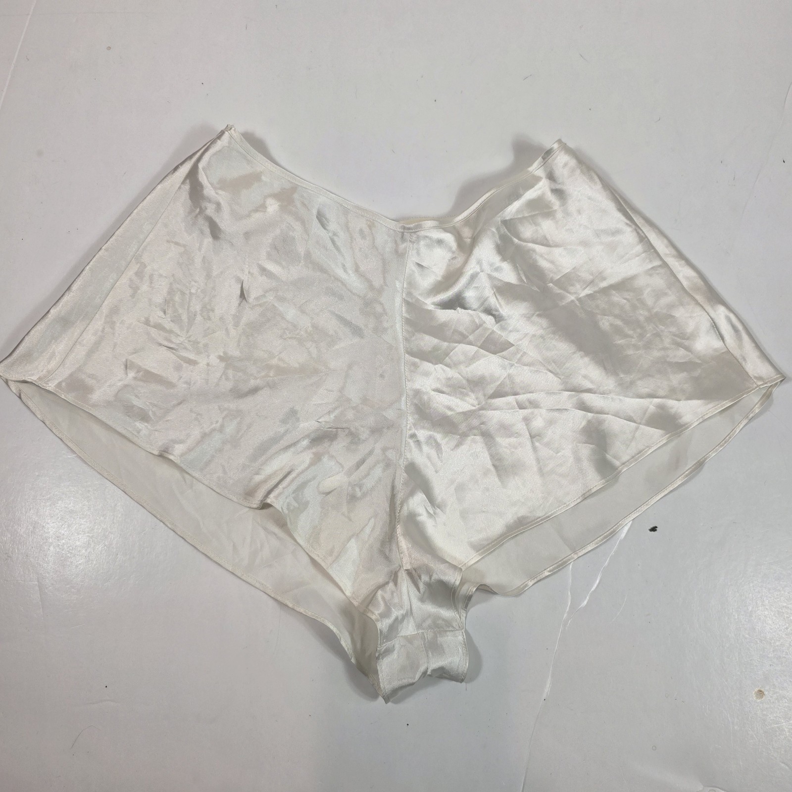 Vintage Victoria’s Secret Second Skin Satin sleep lounge shorts Bun medium ivory