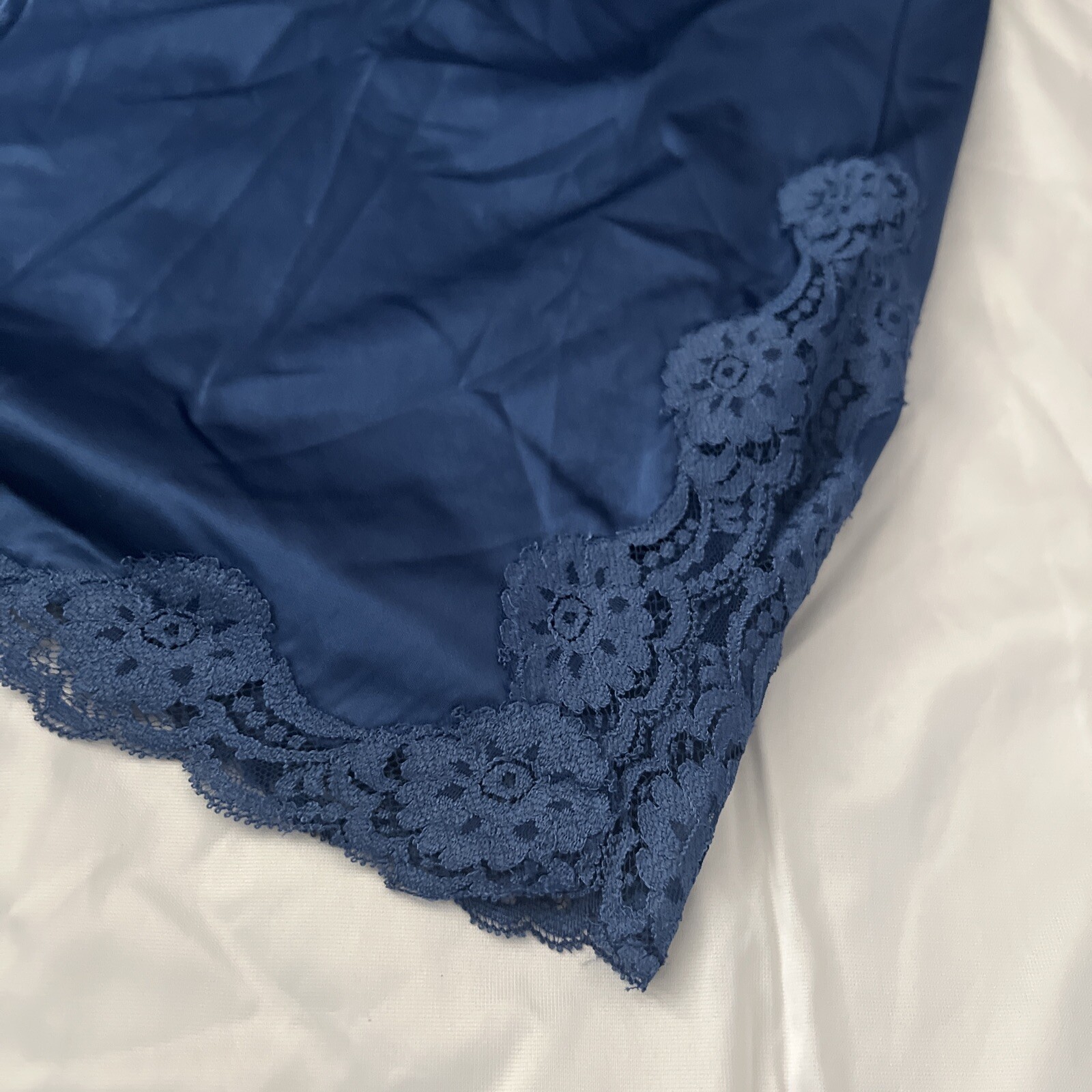 Vtg vasarette Nylon Half Slip blue lace Waist trim usa made Medium