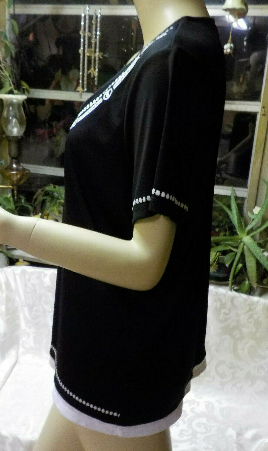 Tanjay Vintage 2 Fer Top Size L Black W White Embroidery Short Sleeve Scoop Neck