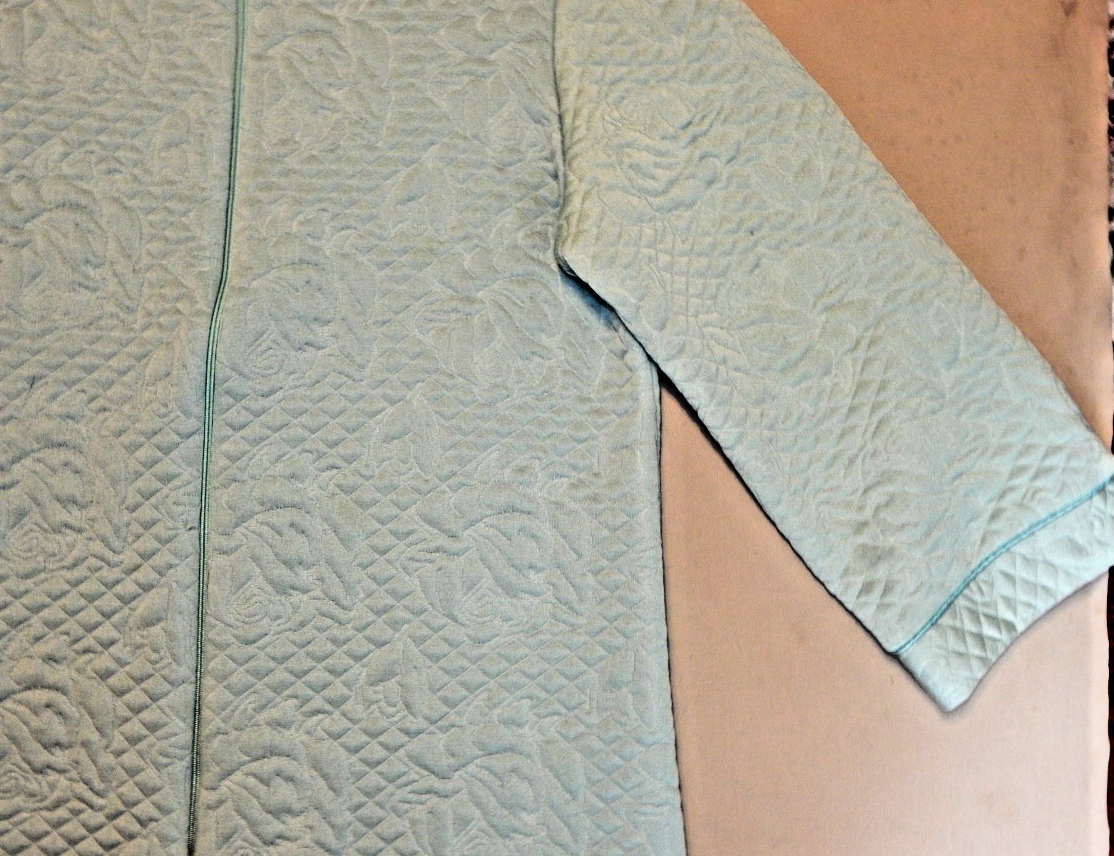 Sears, Roebuck & Co At Home quilted rose blue robe house coat size M medium vin