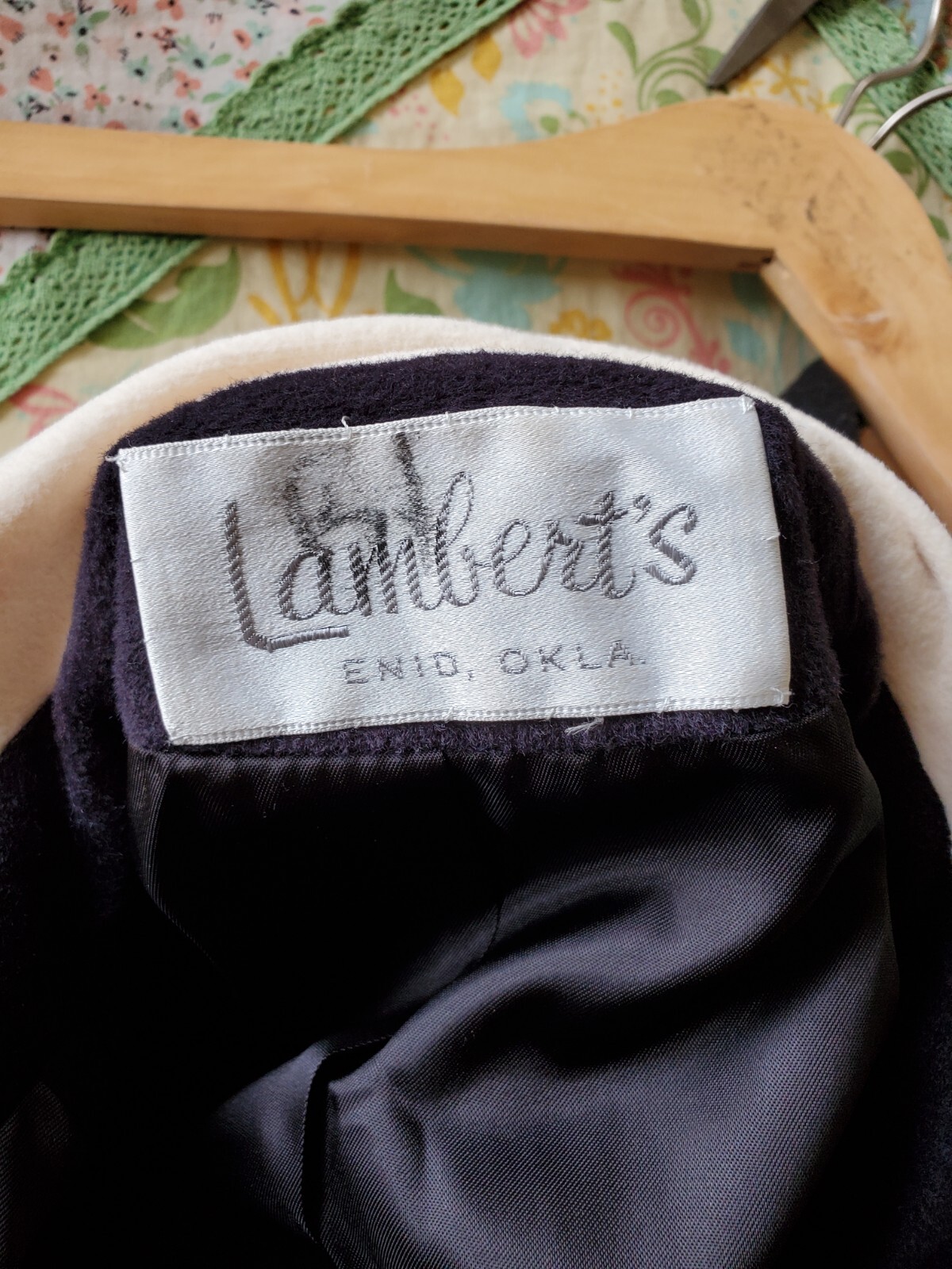 Vintage Lambert’s Enid OK Wellington Fashions Kashmiracle Cream & Black Coat XL