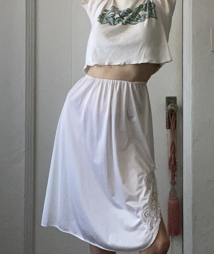 Vintage 70s Cachet White Nylon 12” Side Slit with Lace & Bow Elastic Waist S/M