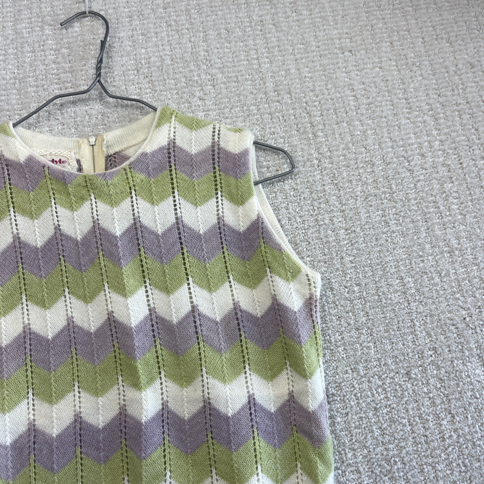 VTG Y2K Carlyle Sleevless Knit Top Multicolored Pastel Retro Revival Wom Read