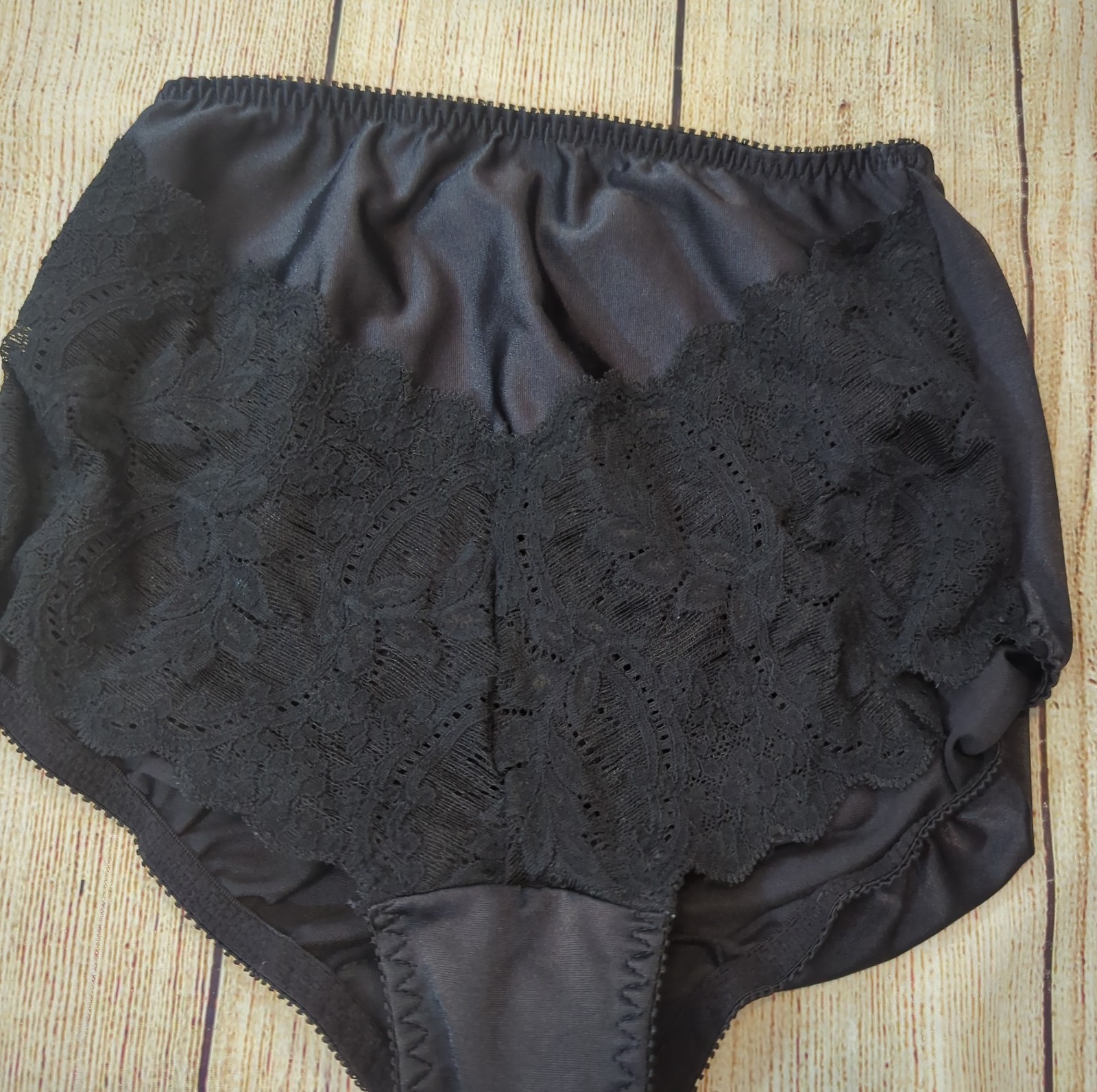 vintage high Waisted Black Chantilly Lace Satin panties Sexy Large NWOT
