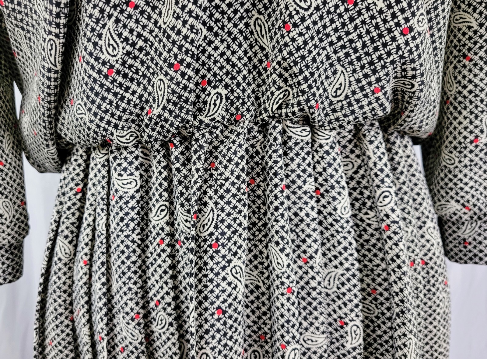 Vtg VLP Petites Cream & Black Patterned Dress w Red Acc & Border Trim Size 12