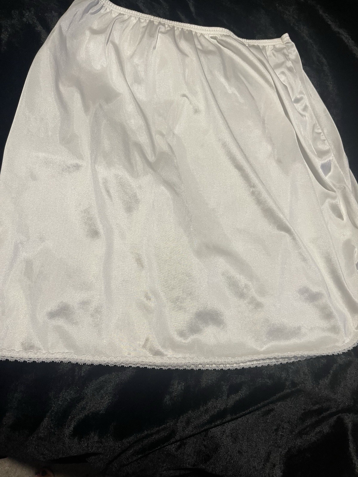 Vintage M Half Slip 100% Nylon Elastic Waist 26 Length 19.5