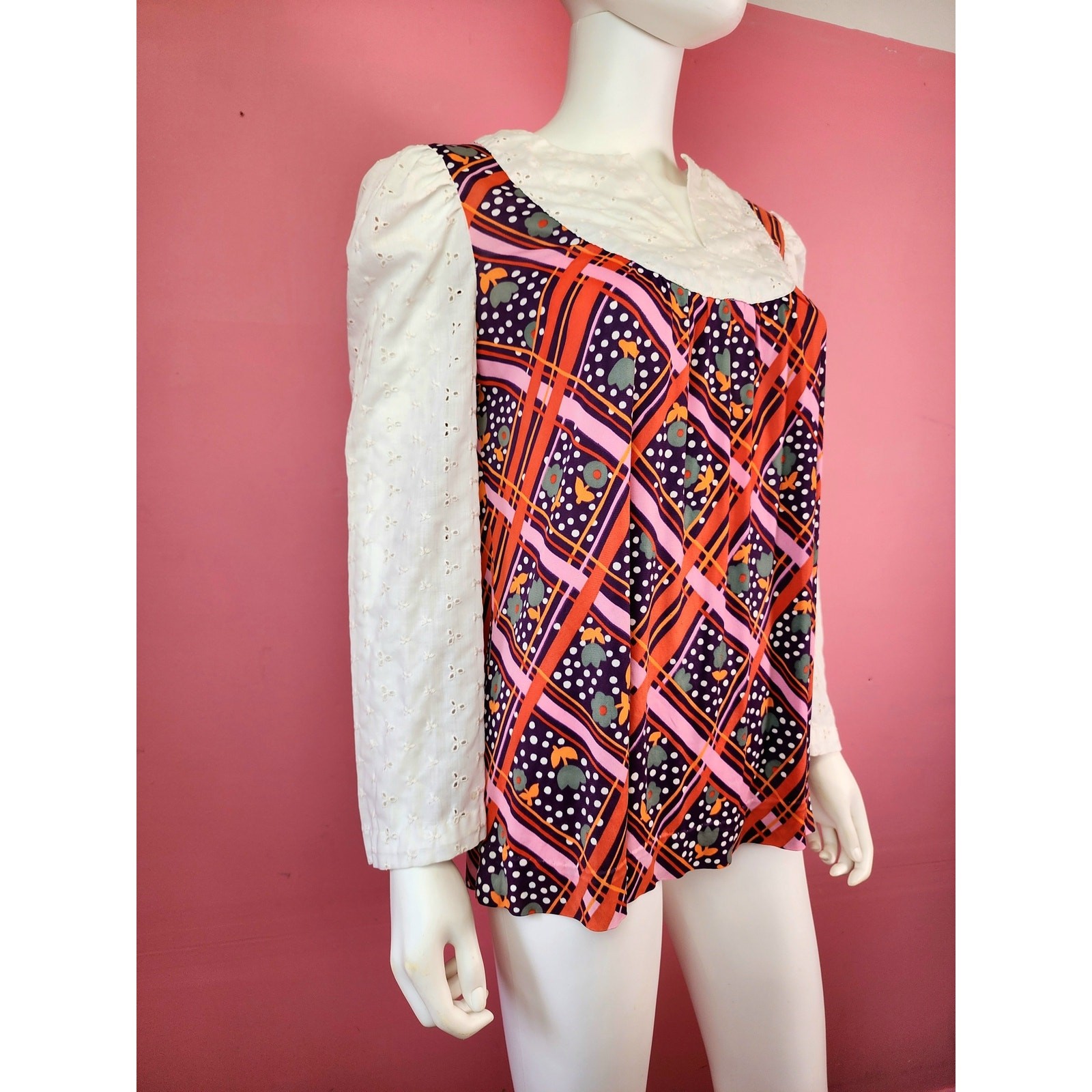 Vintage 1970’s Purple Psychedelic Boho Lace Eyelet Bell Sleeve Top