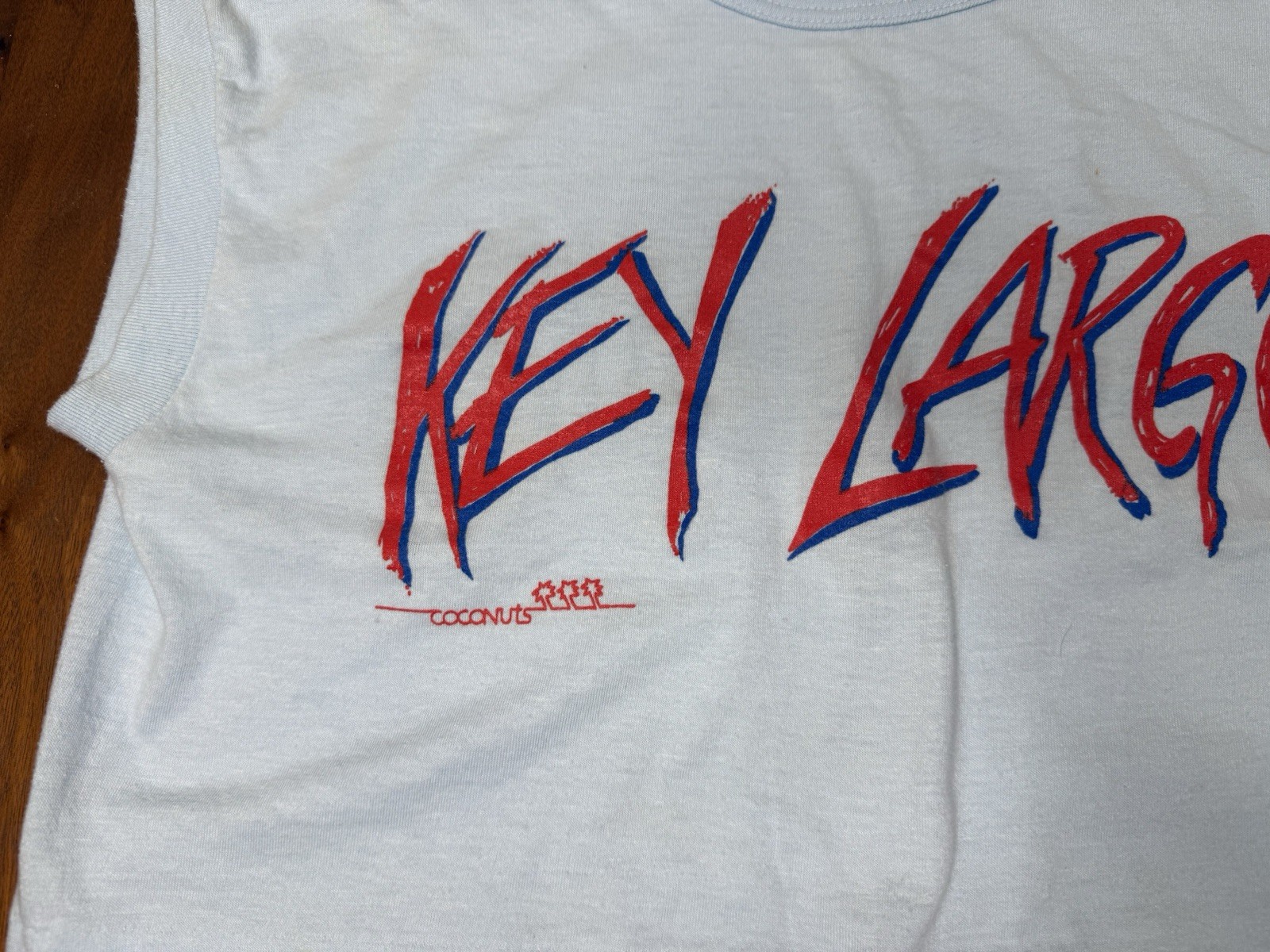 KEY LARGO COCONUTS VTG TSHIRT CROP TOP 80’s WEEKEND AT BERNIES SIZE L USA RARE