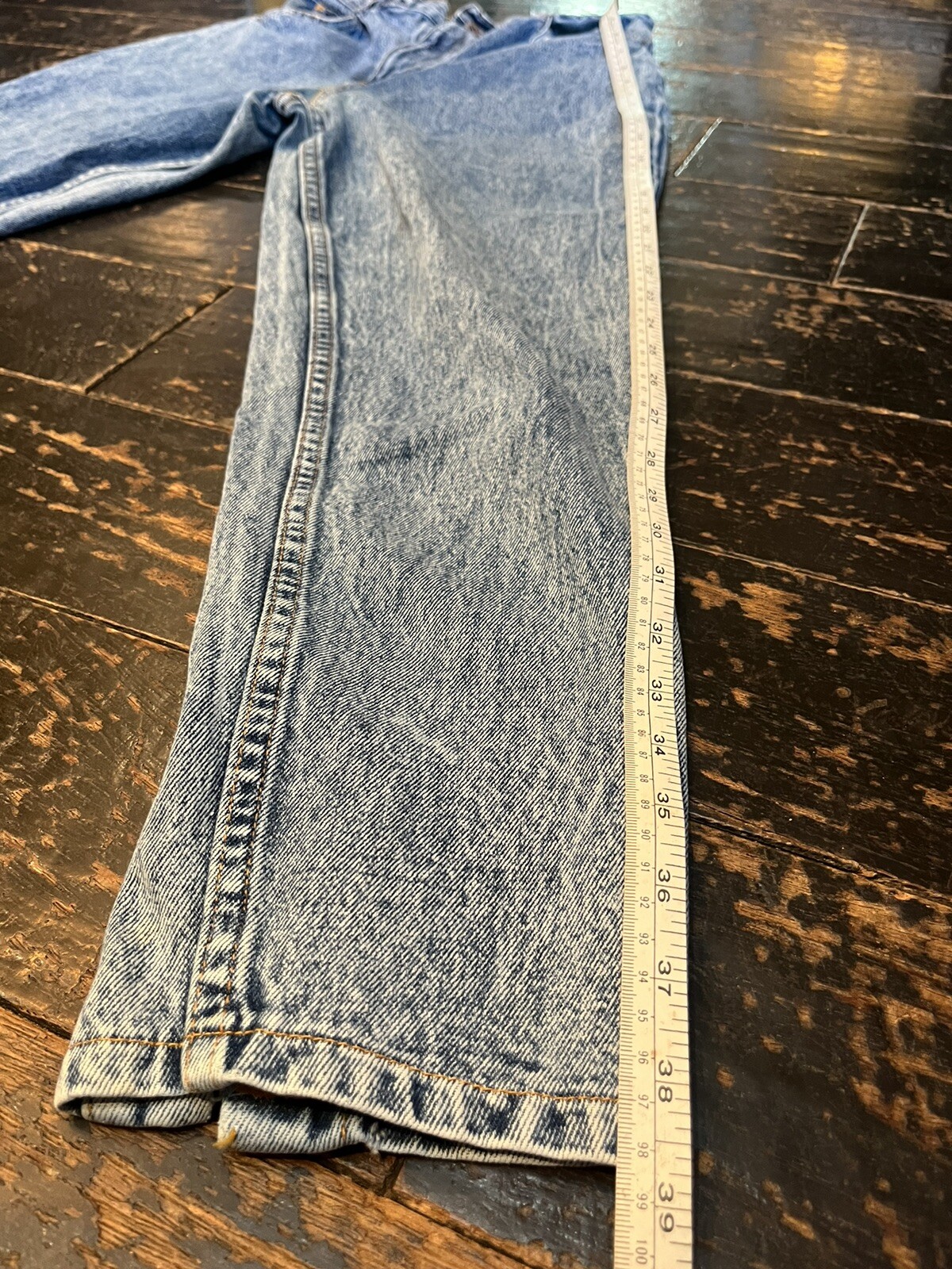 Vintage No Excuses Collection Women’s Light Wash Jeans W/ Buttons Size 11
