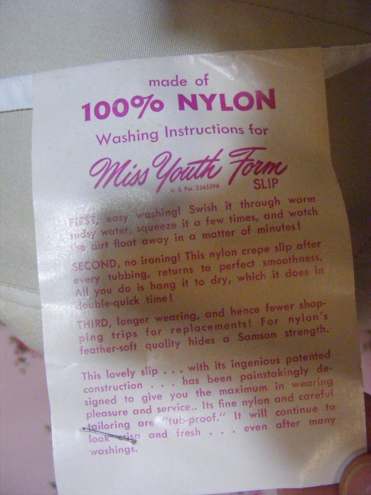 60S FULL DRESS SLIP DEADSTOCK W/TAGS NYLON FITTED VINTAGE LINGERIE SZ 34 LACE