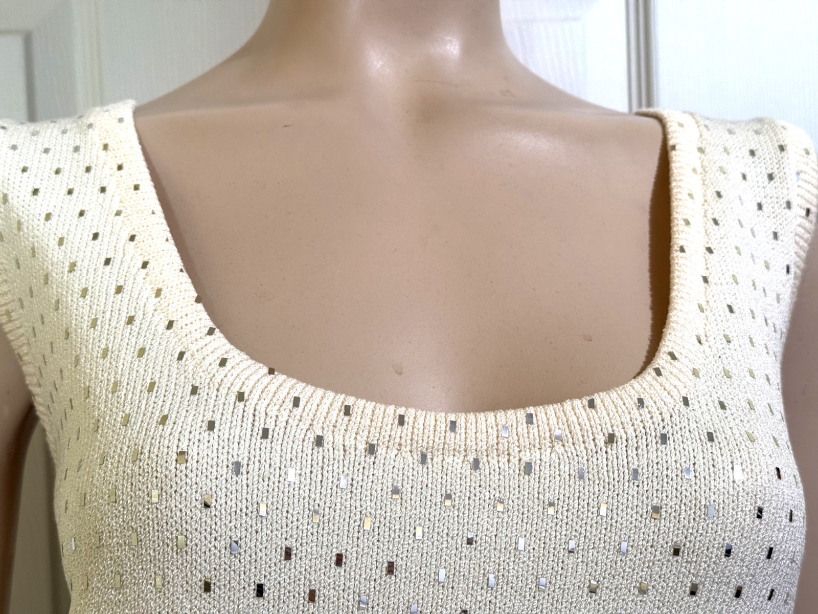 Nice St John Ivory Santana Knit Cami ~ Shell Covered in Paillettes sz 12 ~ L