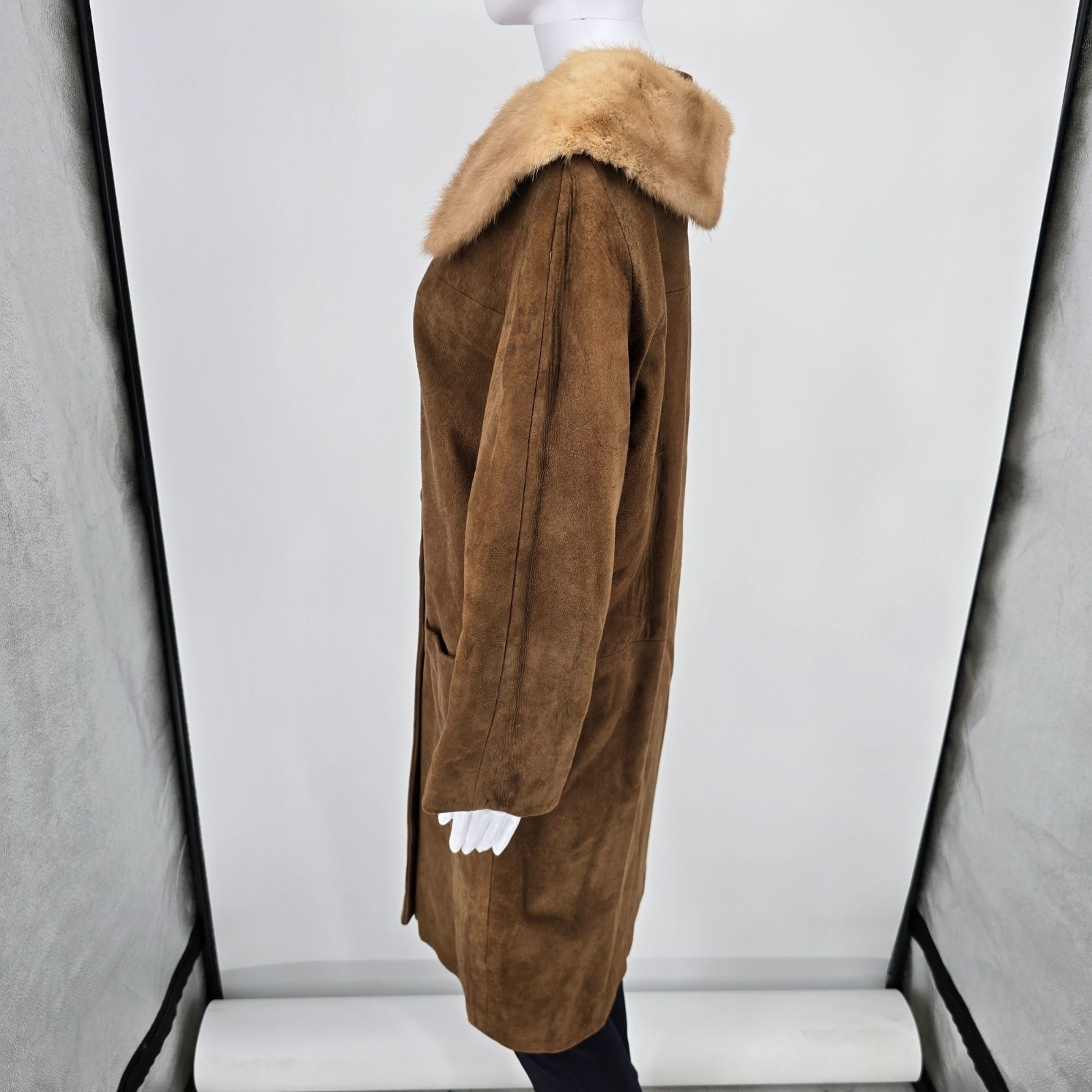 Vintage 1960s Unbranded Faux Fur Collar Camel Color Suede Coat (16L/Large)