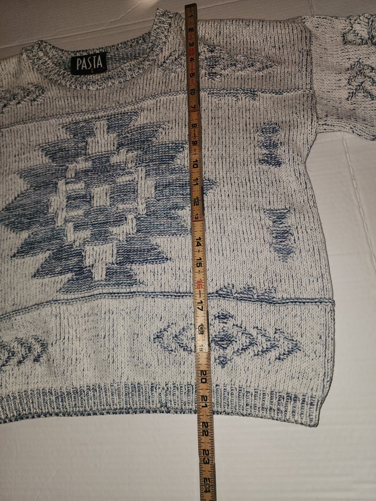 womens vintage 80’s pullover sweaters Size Medium By Pasta Gray And Blue Aztec
