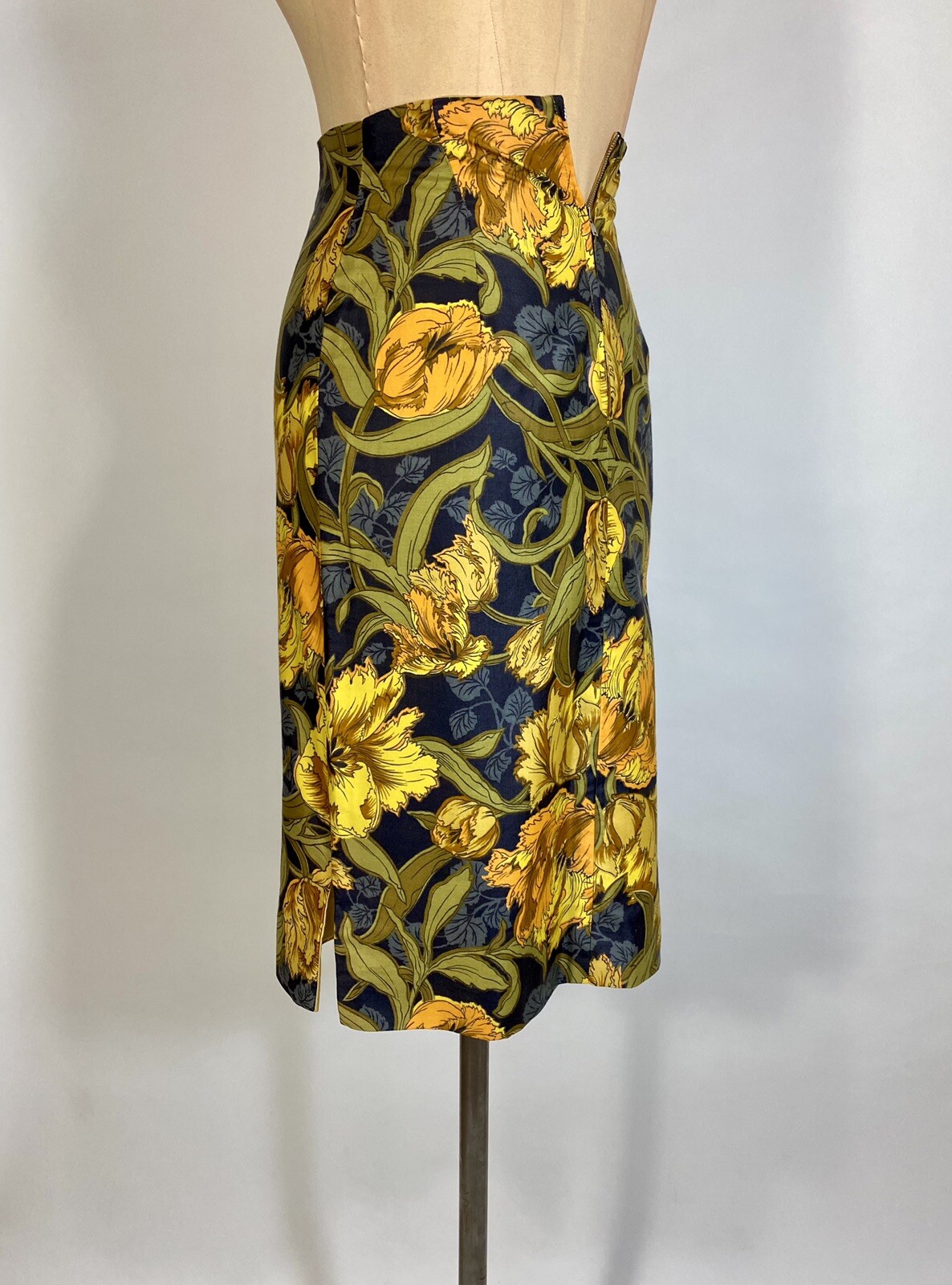 Vintage 1950’s-60’s REVERSIBLE floral/gold color polished cotton pencil skirt XS