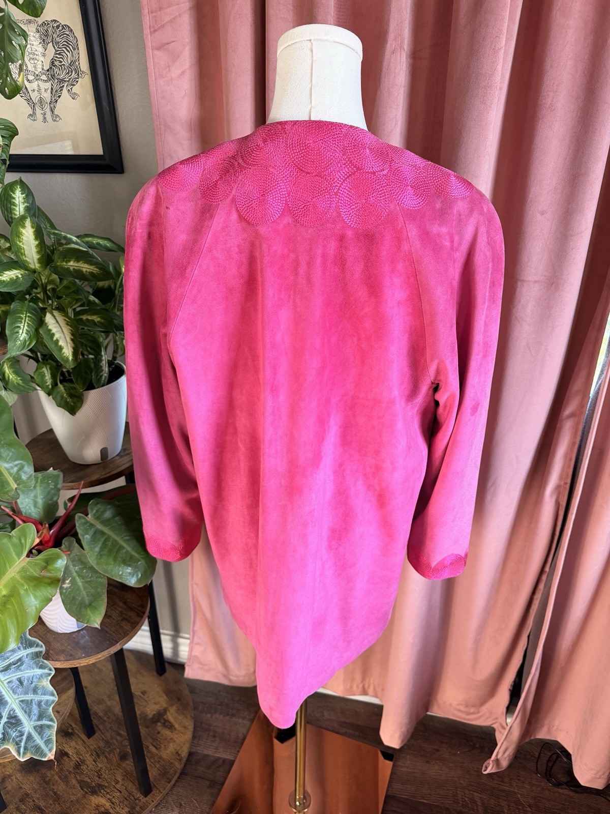1980’s Vintage Women’s Pink Suede Jacket With Gold Accents, Size 10