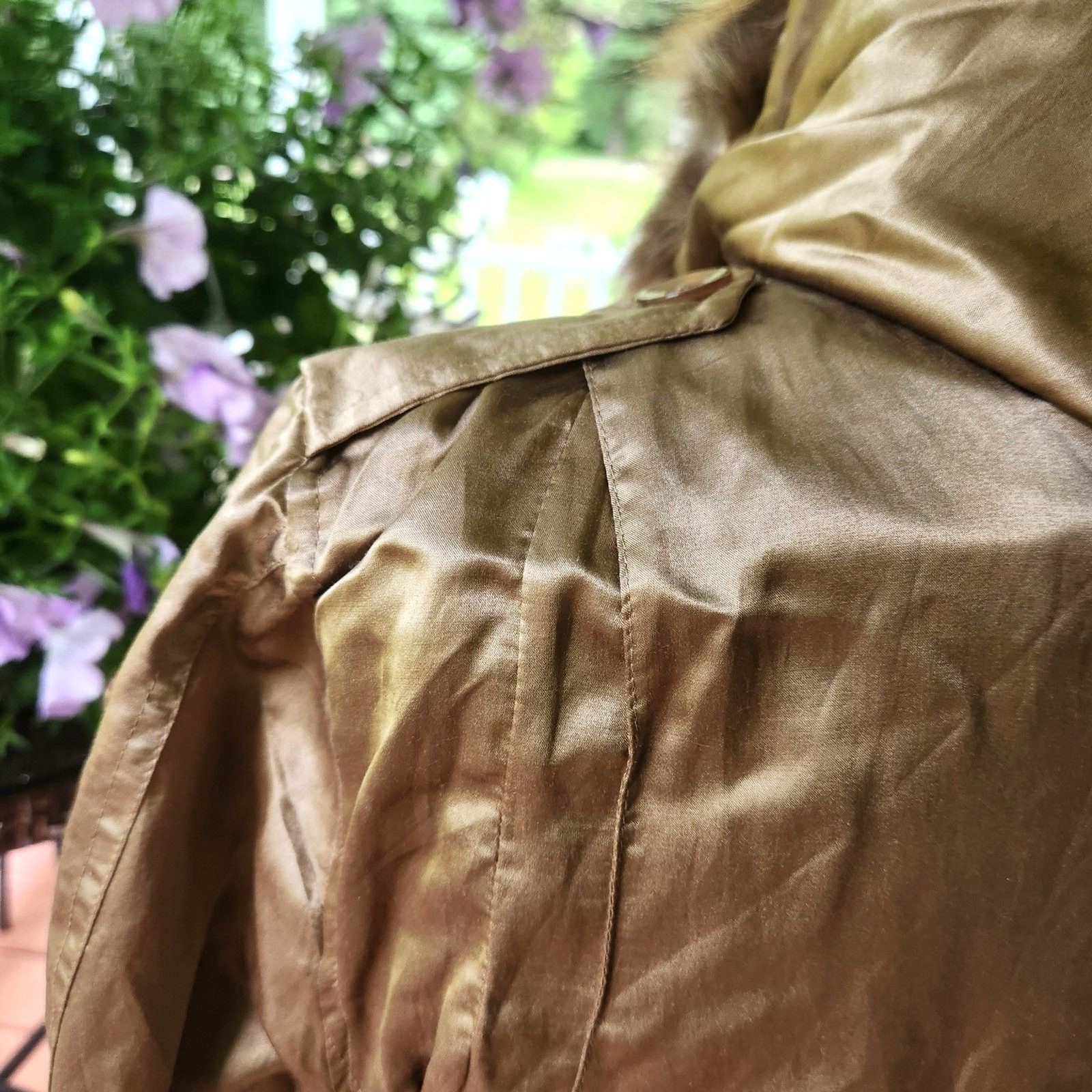 La Rok Luxe Windbreaker Jacket Lightweight, Gold, Med. – Vintage Y2K- Hood Lined