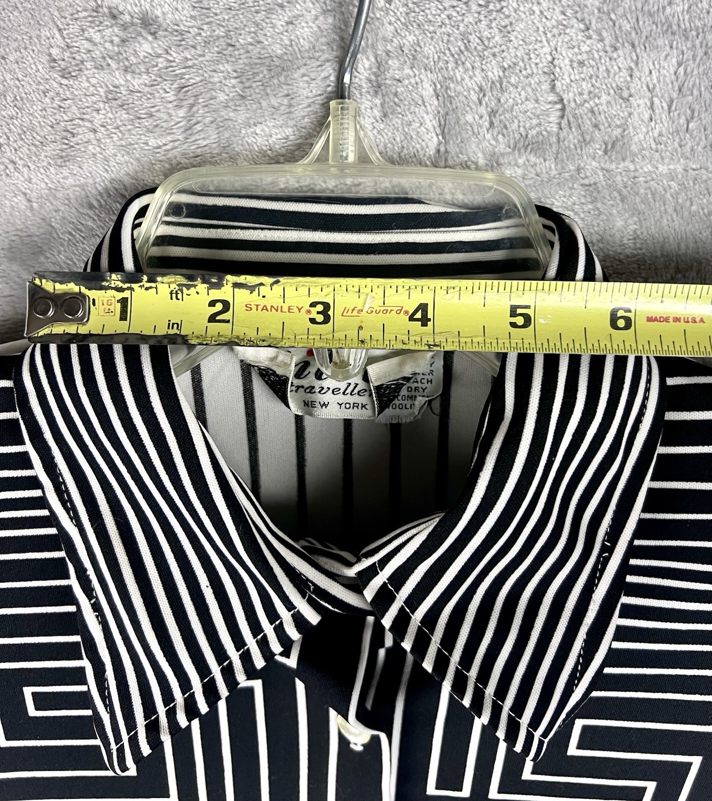 VTG 70’s Wilroy Traveler NY Women’s Button Up Blouse M/L Geometric Mod Maze