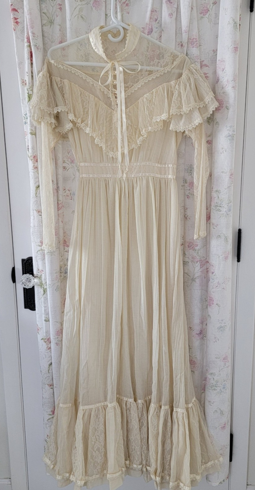Gunne Sax 1970s Ivory Lace Pearl Prairie Cottage Core Victorian Wedding Dress 9