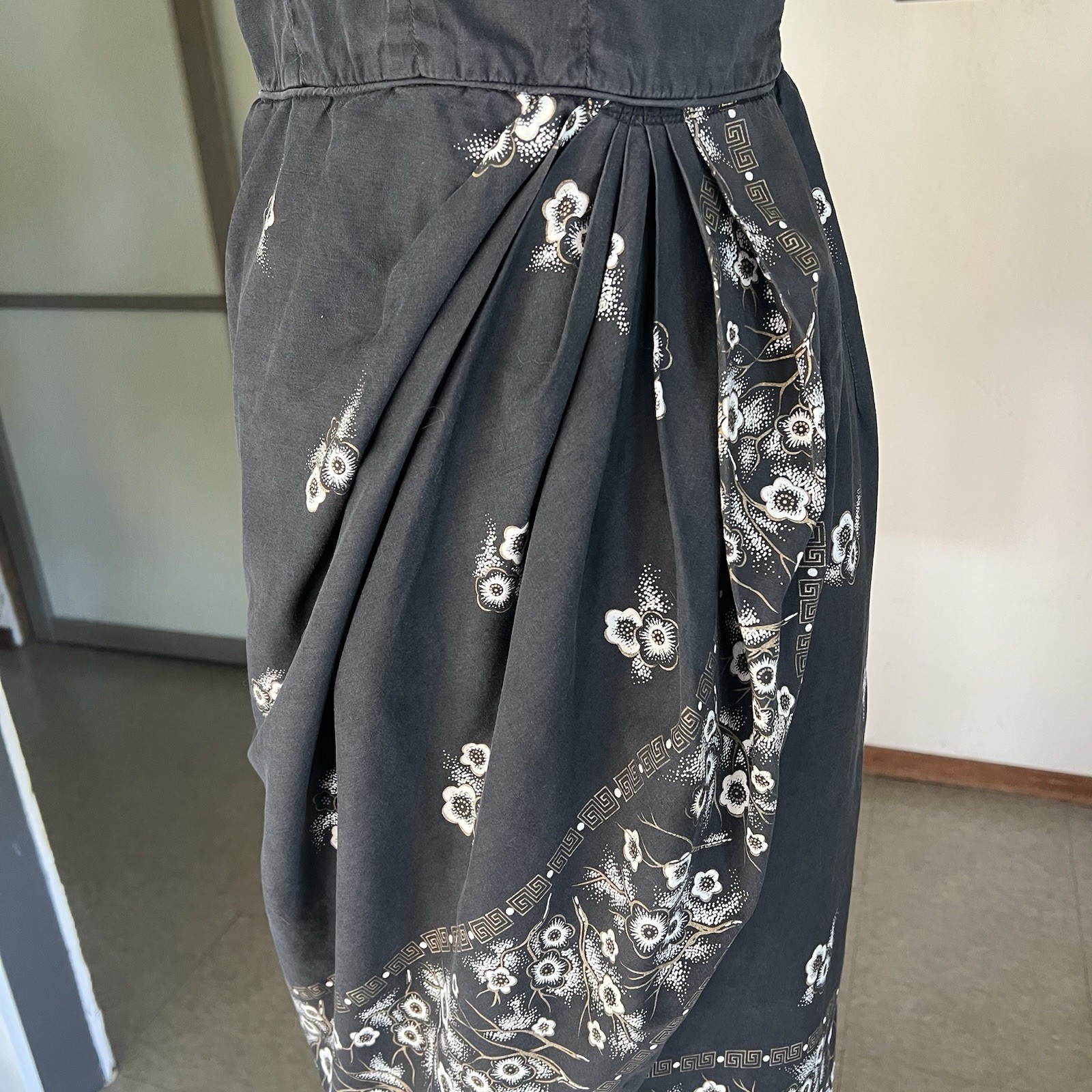 1950s Or 60s Tiki Sportswear Black Border Print Hawaiian Sarong Dress 26-27w