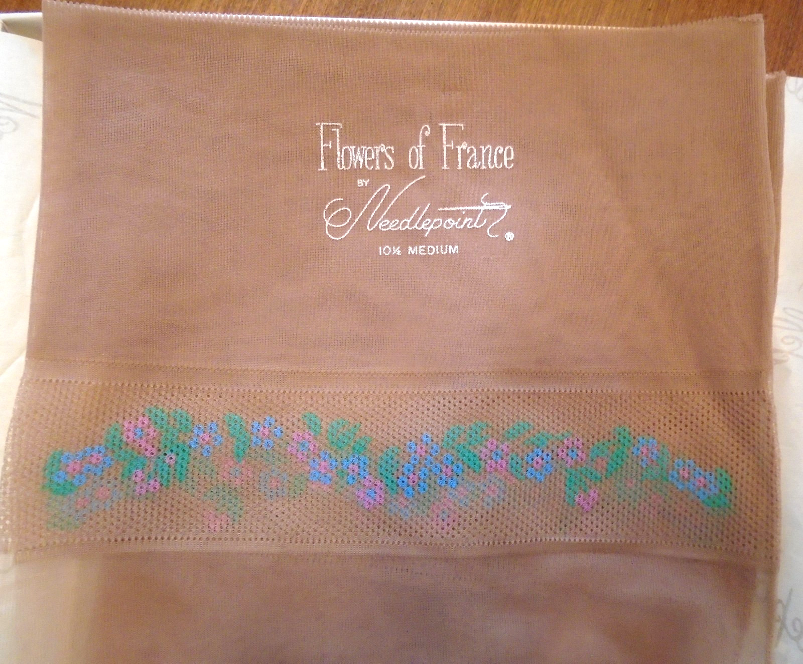 VINTAGE 40s FLOWERS OF FRANCE NYLON STOCKINGS GARTER TOP 10-1/2 CUBAN HEEL 1 Pr.