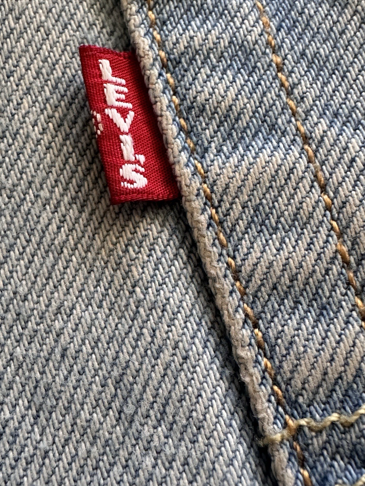 Levi’s Men’s Light Wash Blue Denim Straight Jeans Regular Fit 5-Pocket