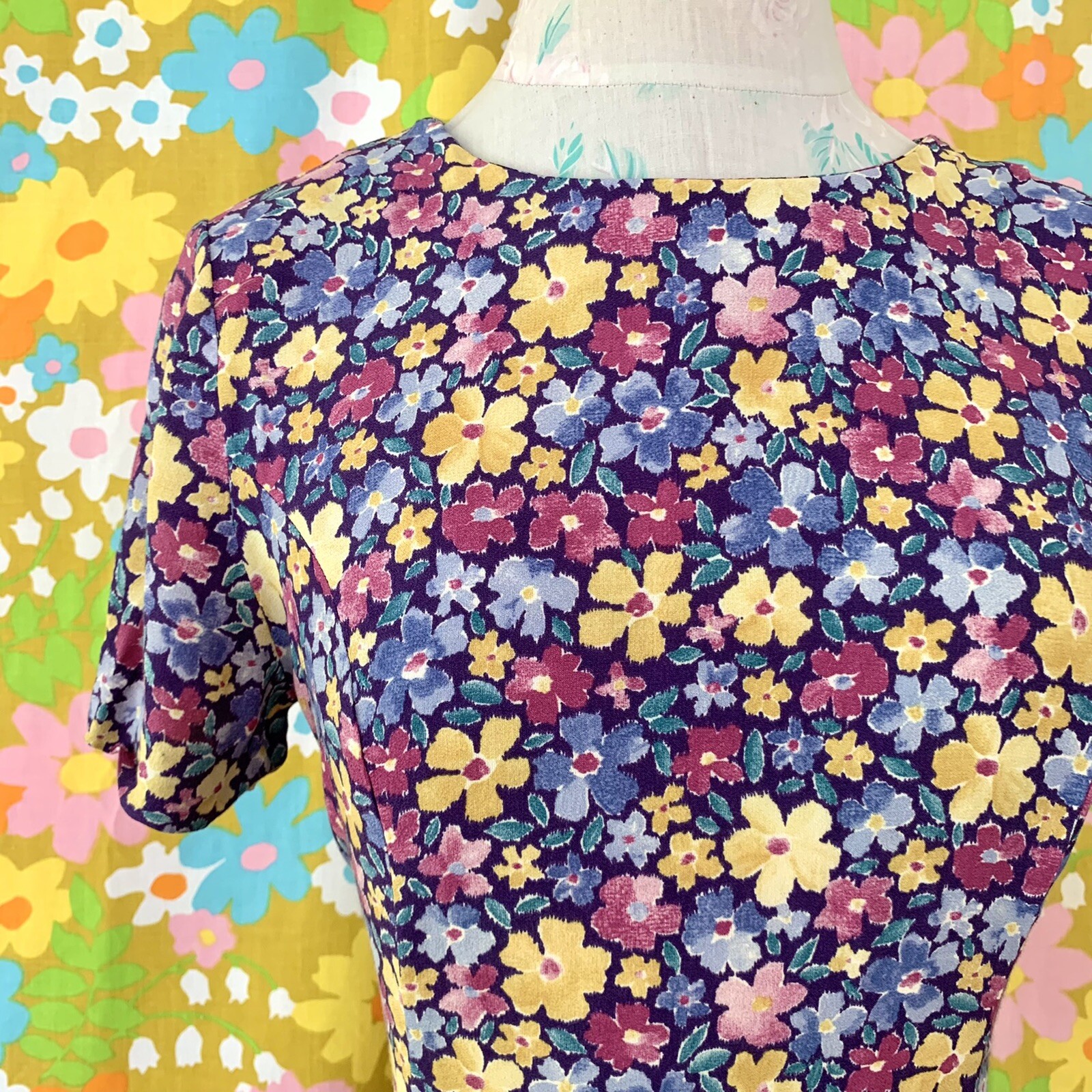 Vintage 1990s feminine colorful blue purple yellow floral print dress size M/L