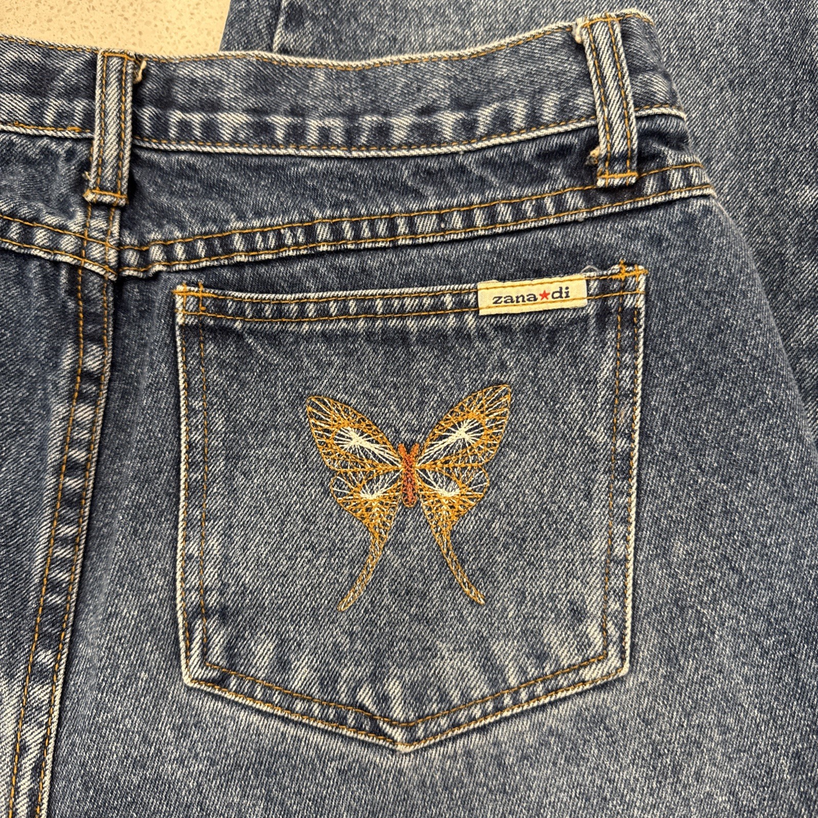 Vtg Y2k 90s Zana Di Jrs Size 10/11 Butterfly Embroidered Denim Capri Shorts