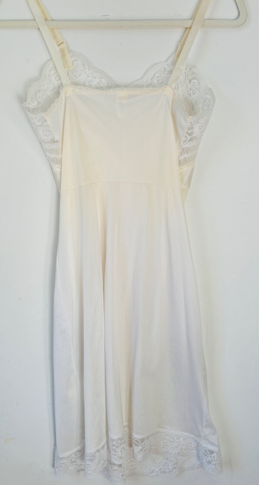 VTG 70’S VINCENT*BOMBSHELL SOFT WHITE LACE TRIM FULL SLIP CHEMISE NEGLIGEE*32 S