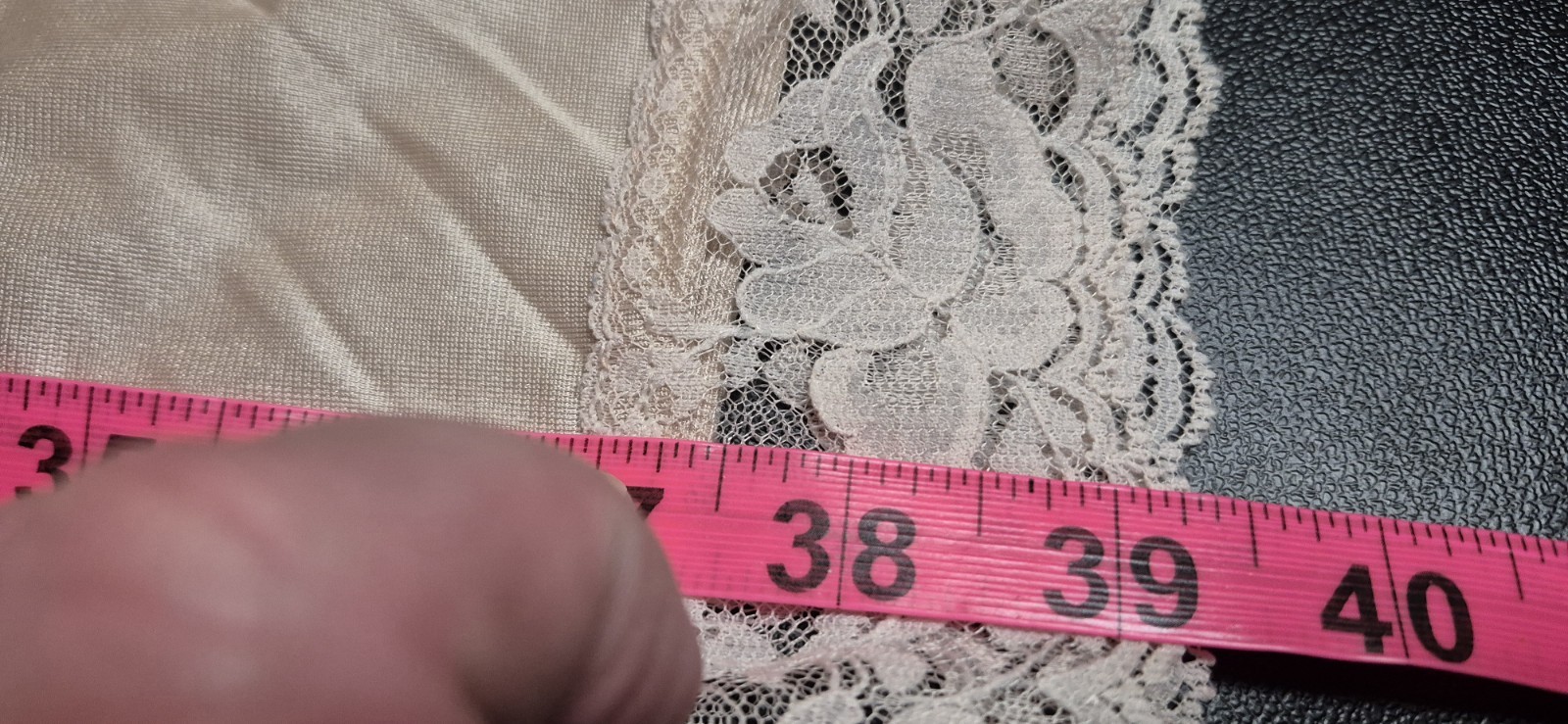 ​Ladies Size Small Full Slip Beige Nude Lace Hem Lingerie Layering Underdress