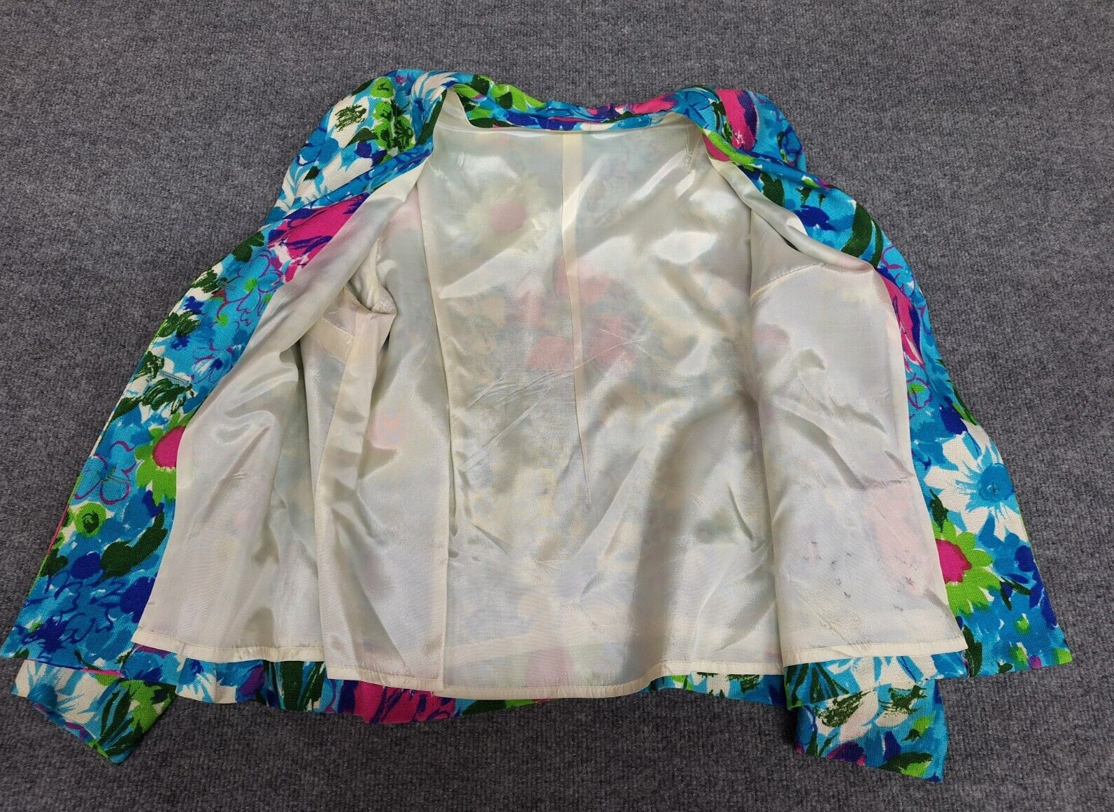 Vintage LOUBELLA Originals Size L? Floral Colorful Woman’s Light Blazer