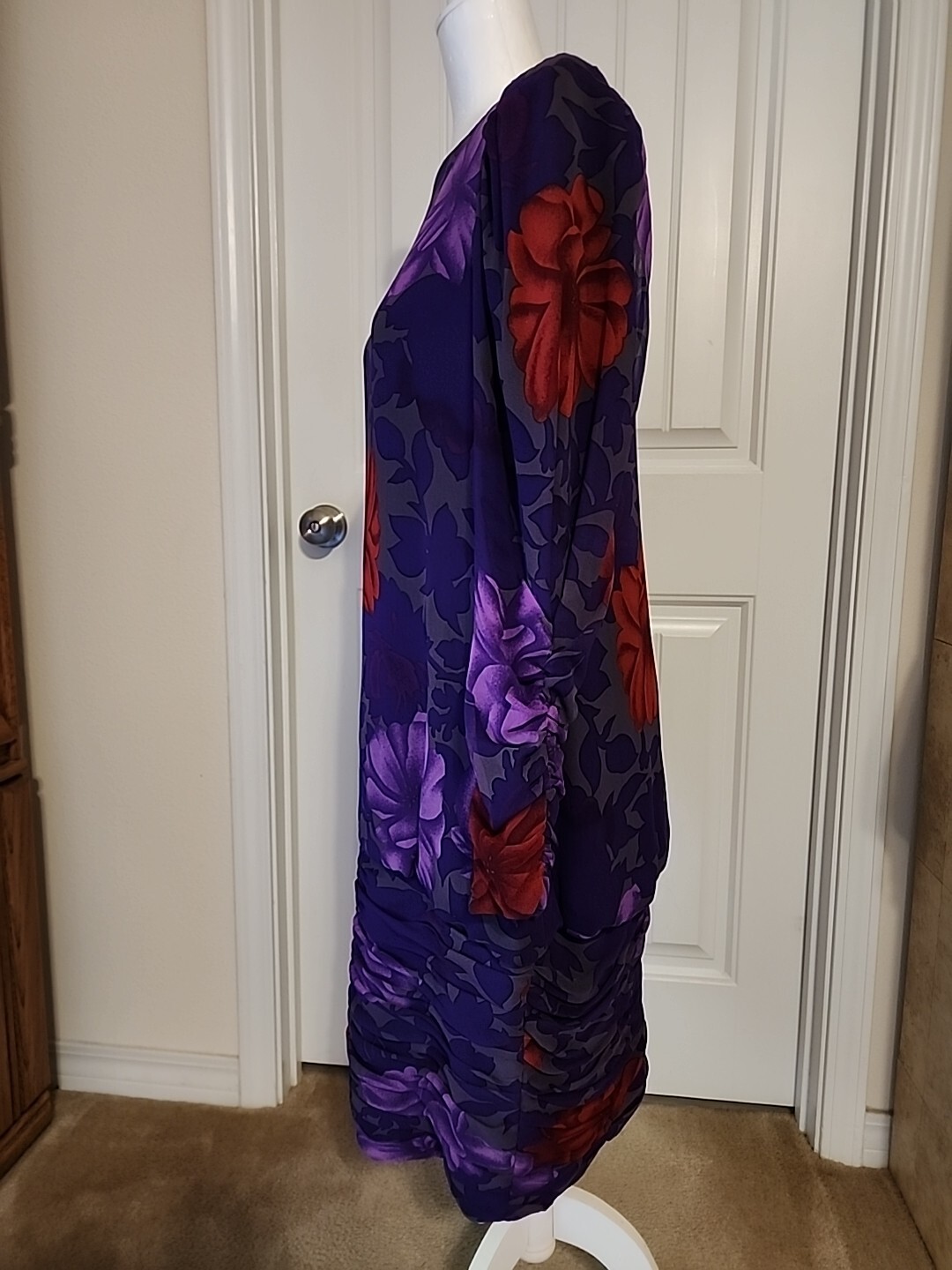 Vintage Jayna New York Floral Design Purple/Red/Green Zipper Back And Sleeves