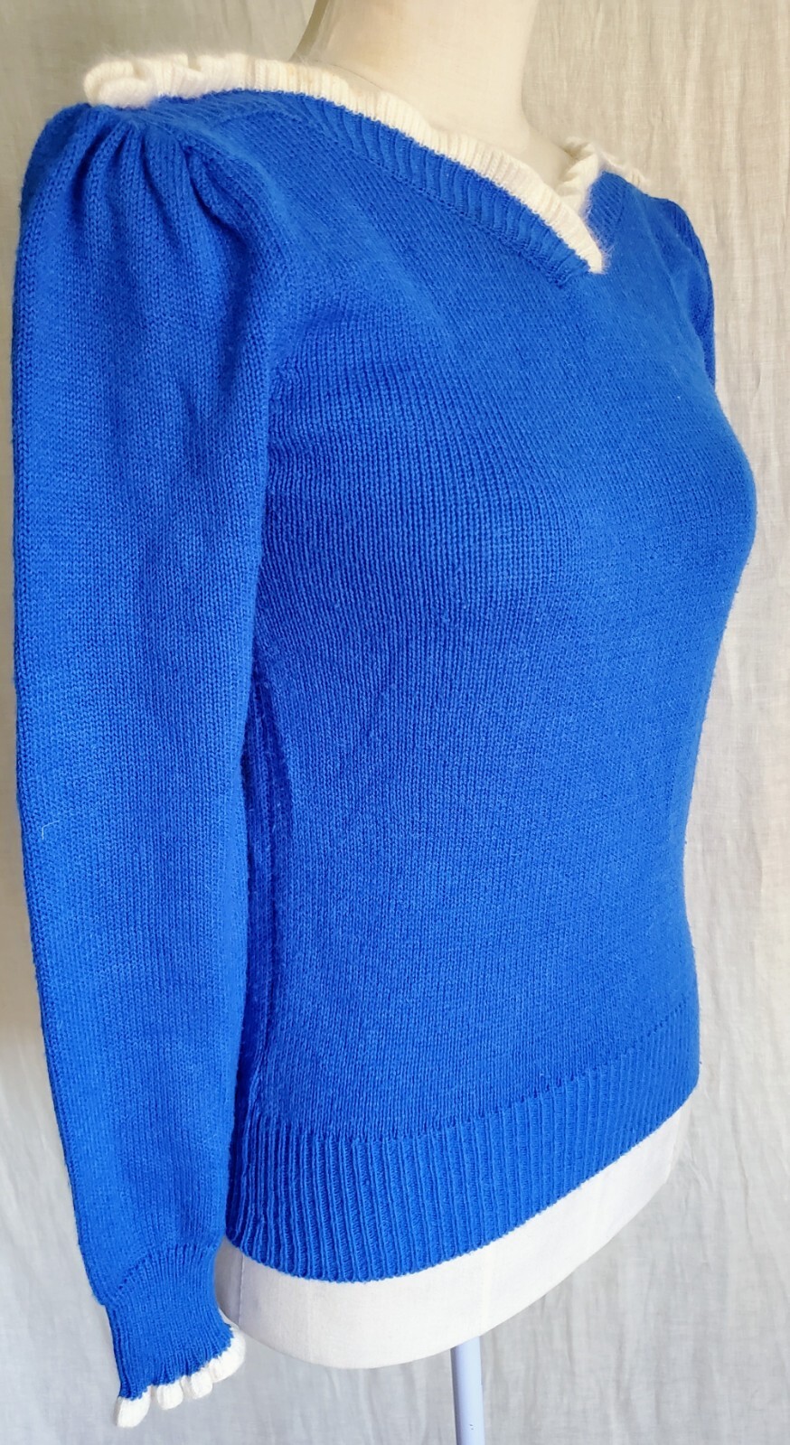 Vintage 70s Boho Acrylic Knit Fitted Angora Pullover Sweater in Royal Blue M