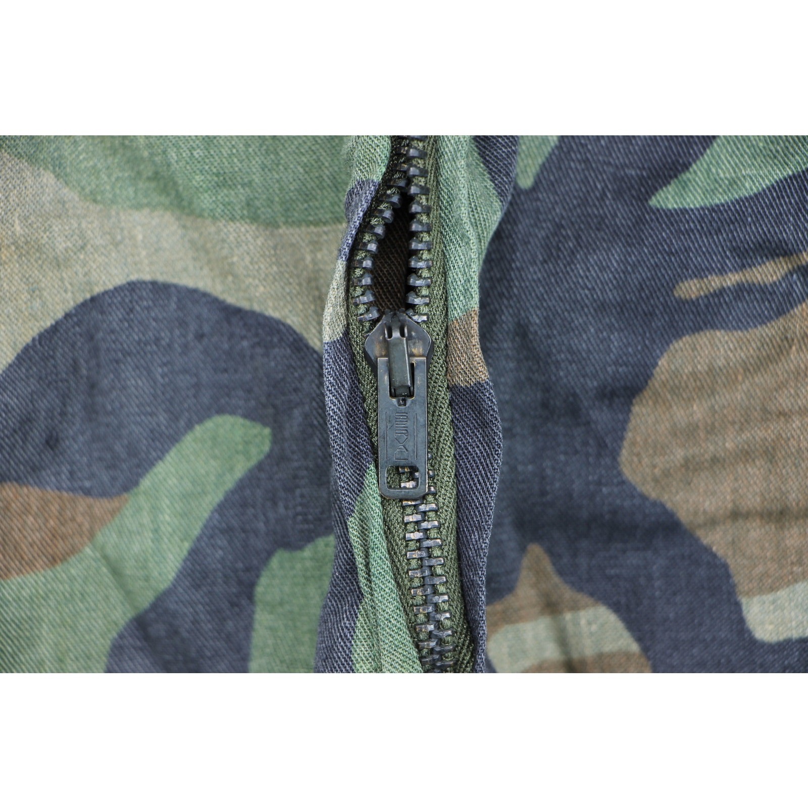 Retro Camo Jacket: Urban Explorer & Military Chic