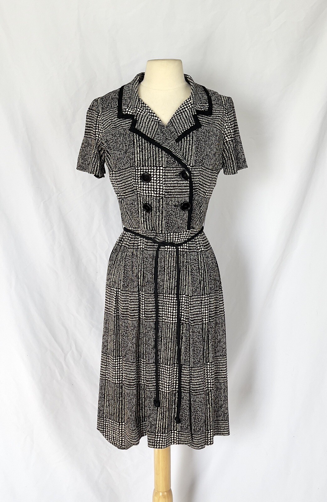 Vintage 1960s Black & White & Black Grid Patterned Day Dress