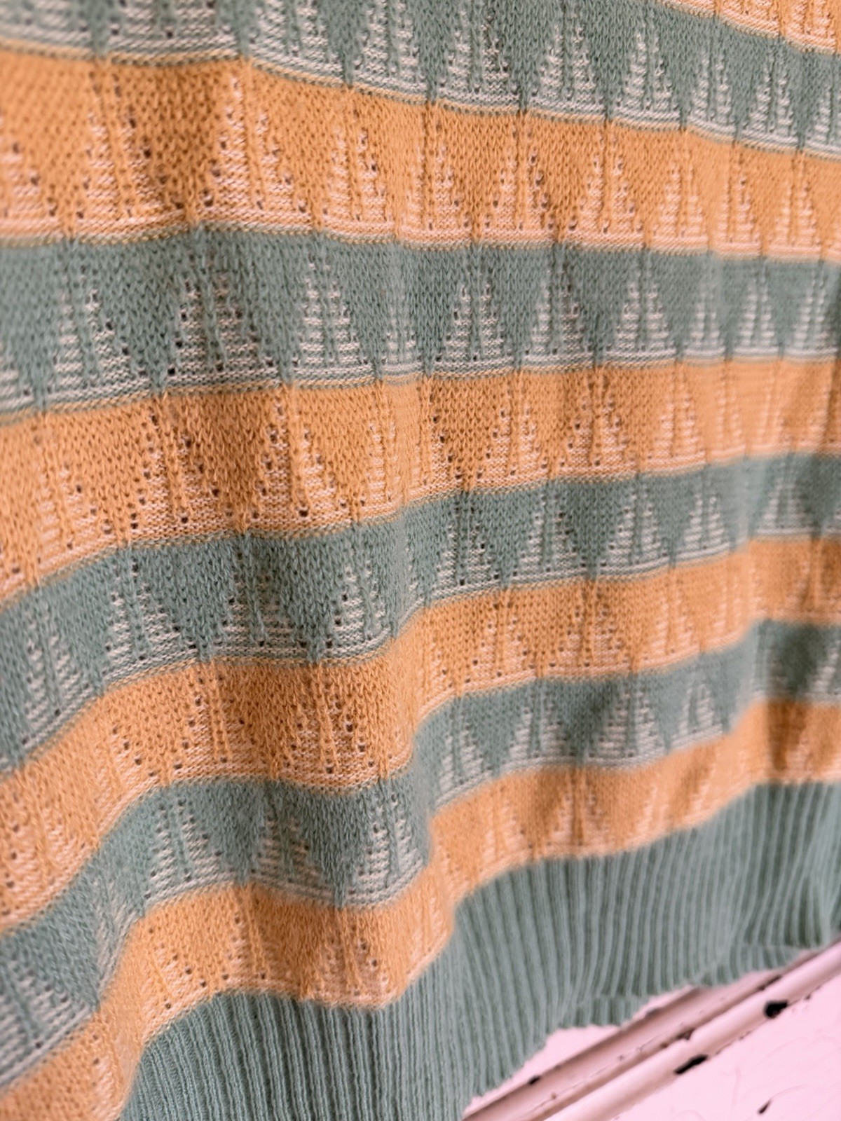Vintage 60s 70s Banff Sweater Bee Women’s Acrylic V-Neck Striped Sweater S/M
