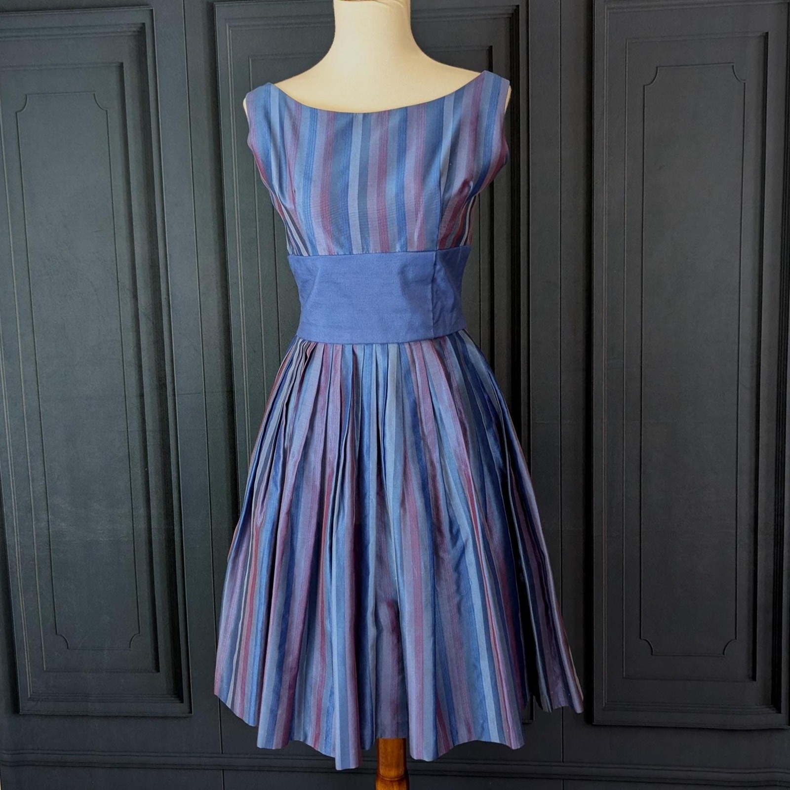 Early 60’s Party Dress Blue Striped Pleated Skirt Sleeveless Teen Junior Sz 3 5
