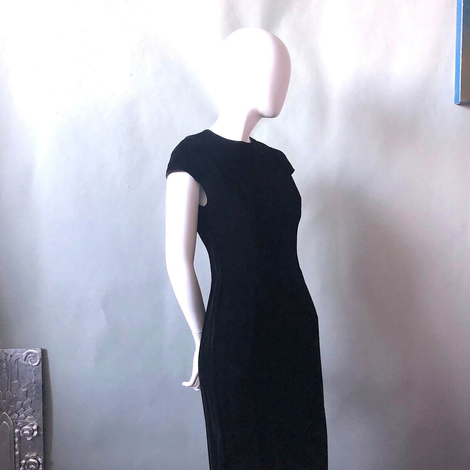 1950s Jonny Herbert LBD Black Velvet Sheath Gown HOLIDAY Dress sz M 36-28-39