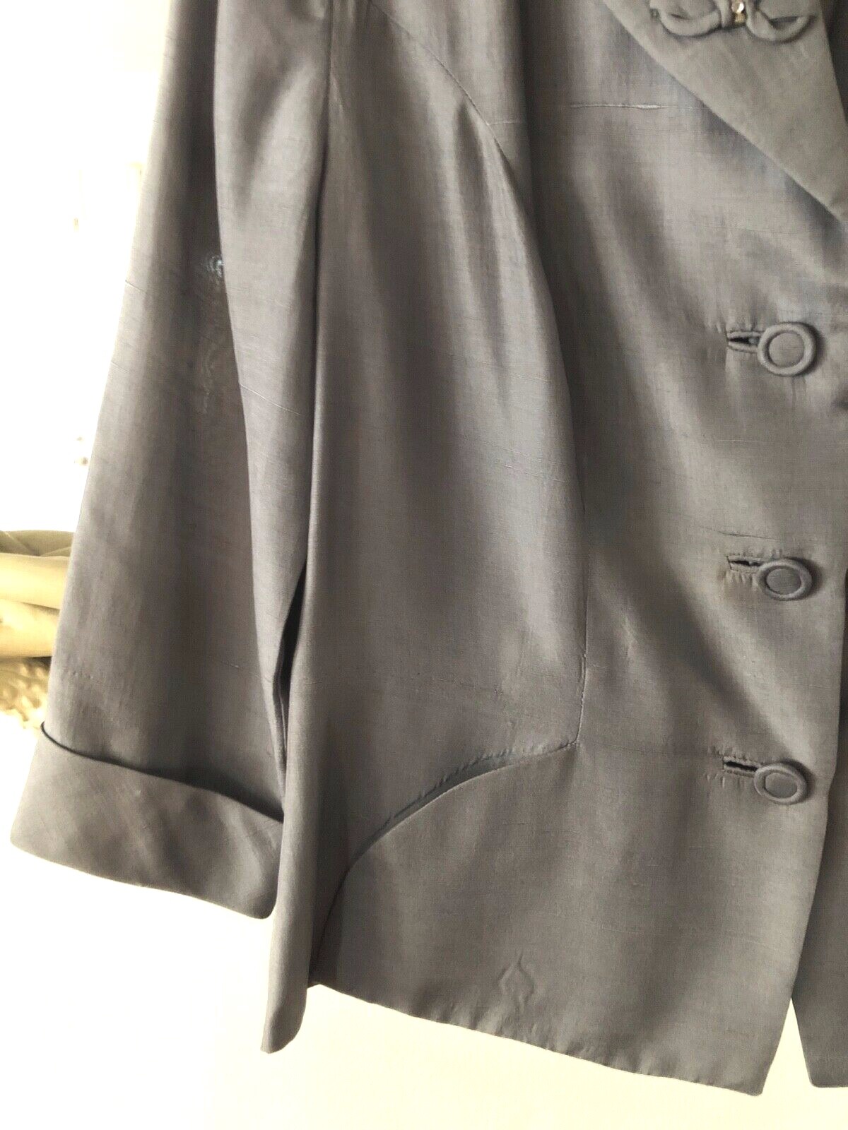 Vtg 40s LE VINE Silver RAW SILK Rhinestone BOW Cuff NIPPED WAIST JACKET Blazer M