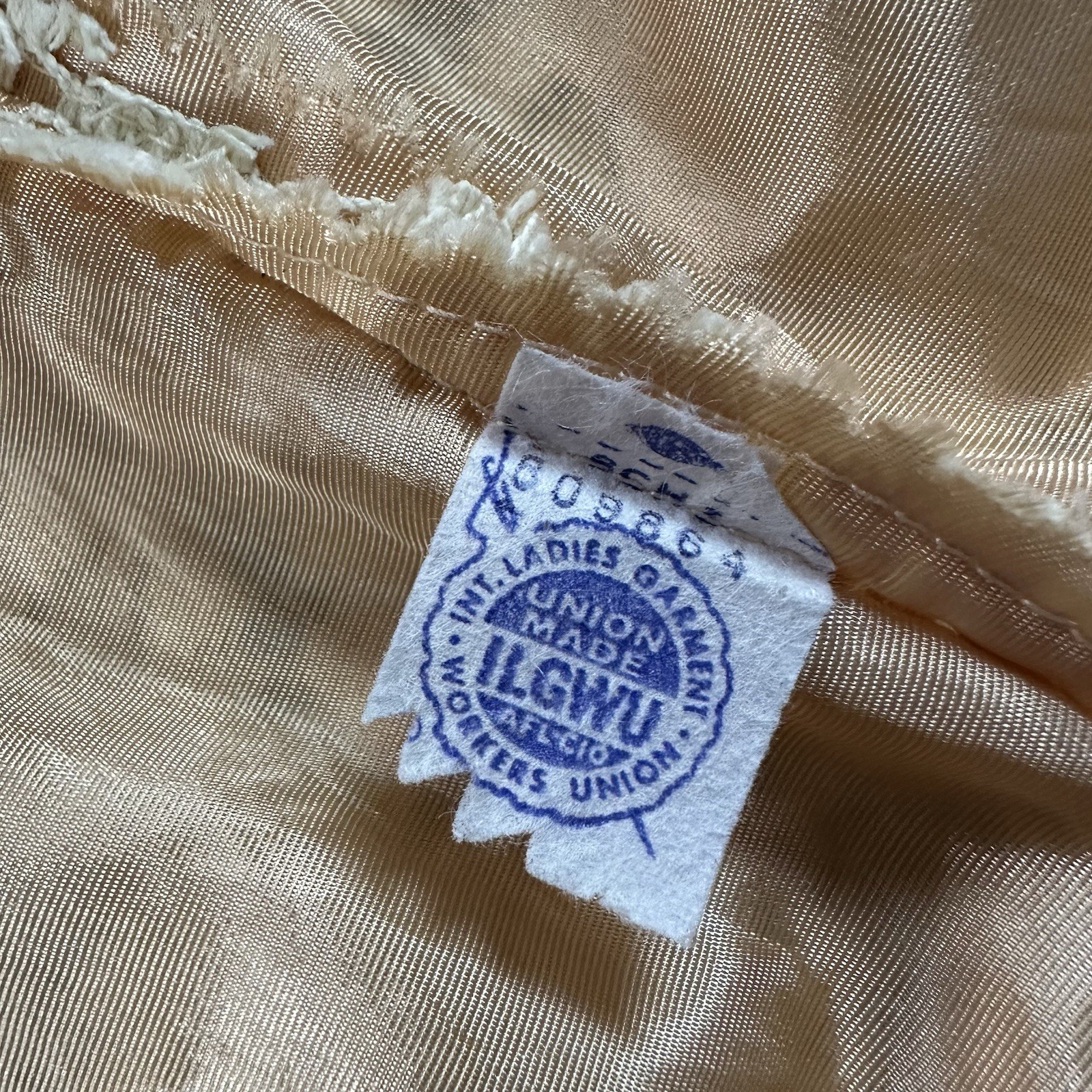 Vtg 60s ILGWU Union Made Ivory Guipure Lace Shift Dress Mock Neck Mod Bridal