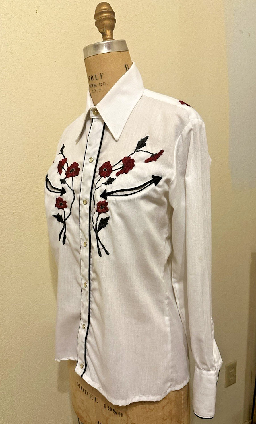 Karman 1970s Vintage Embroidered Cowgirl Western Shirt – Sz Small, Label Sz 33