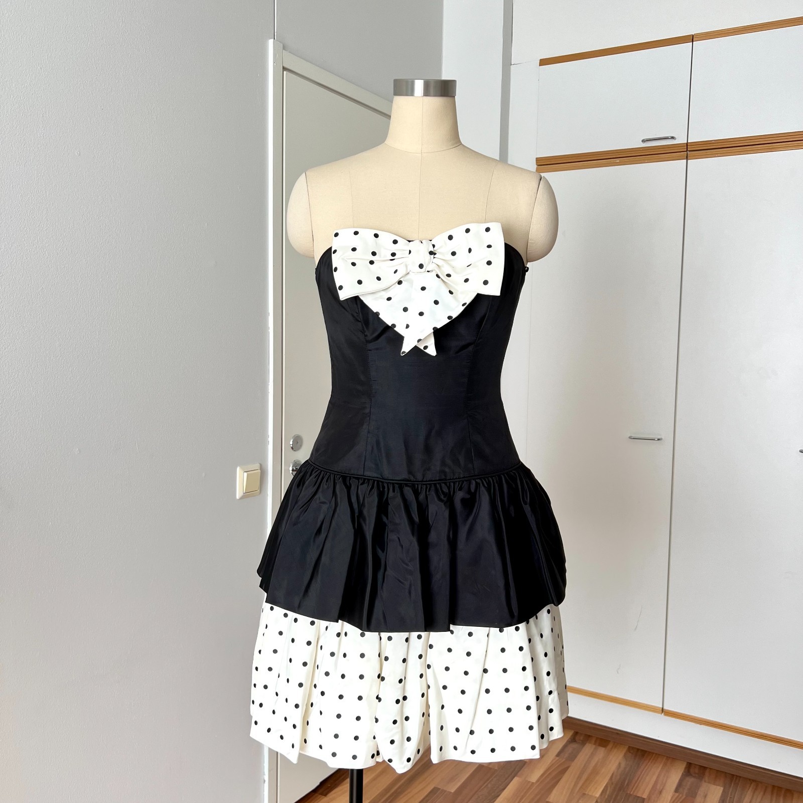 1980s Strapless Prom Party Dress Polka Dot Bubble Hem Taffeta Cocktail Formal